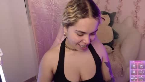 Snapshot of haelycute chatting on May 10, 12:38 am Haely online show from May 10, 12:38 am