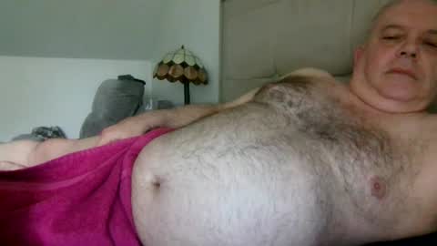 Snapshot of haggisstop chatting on July 4, 4:57 pm haggisstop online show from July 4, 4:57 pm