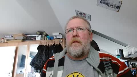 Snapshot of haiflosse chatting on February 1, 10:03 am haiflosse online show from February 1, 10:03 am