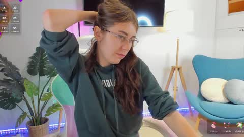 Snapshot of hailey__green chatting on May 21, 10:39 pm Hailey Green online show from May 21, 10:39 pm