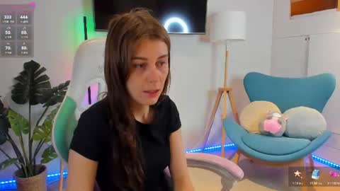 Snapshot of hailey__green chatting on June 11, 9:13 pm Hailey Green online show from June 11, 9:13 pm