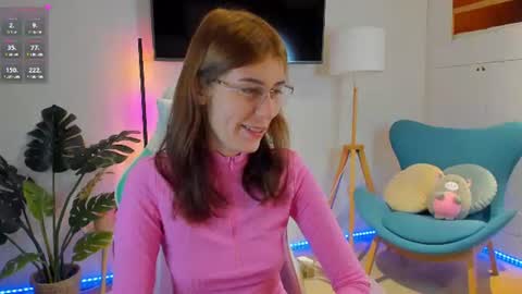 Snapshot of hailey__green chatting on July 6, 9:17 pm Hailey Green online show from July 6, 9:17 pm