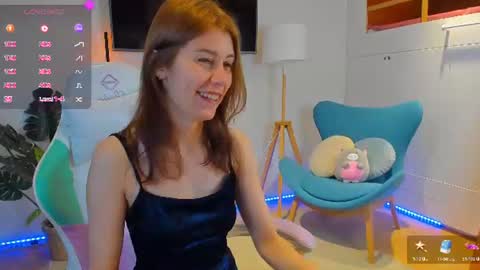 Snapshot of hailey__green chatting on July 23, 6:50 pm Hailey Green online show from July 23, 6:50 pm