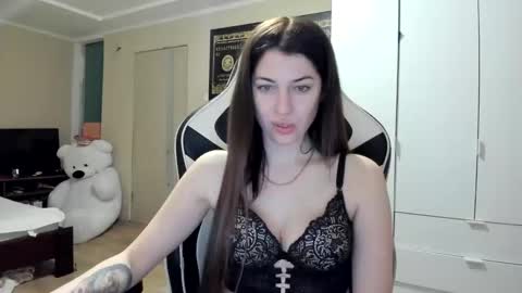 Snapshot of hailey_beauty chatting on December 14, 4:23 pm Sk pe Anya388109 online show from December 14, 4:23 pm