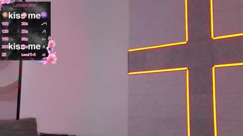 HaileyPeach online show from December 18, 6:36 pm