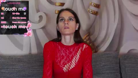 HaileyPeach online show from February 6, 6:00 pm