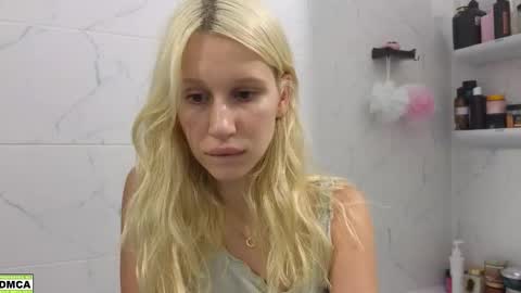 Snapshot of hailey_would chatting on September 23, 9:07 pm hailey_would online show from September 23, 9:07 pm