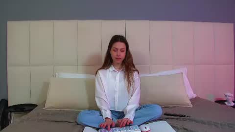 Hailey online show from June 28, 6:19 am