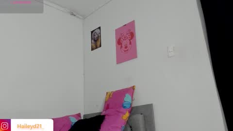 Hailey online show from February 18, 11:44 pm