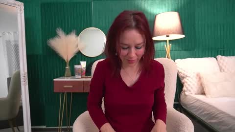 Snapshot of haileymoon85 chatting on November 29, 3:53 am Hailey online show from November 29, 3:53 am