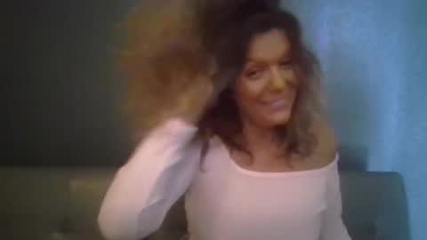 Snapshot of haileys123 chatting on November 5, 8:20 pm Hailey online show from November 5, 8:20 pm