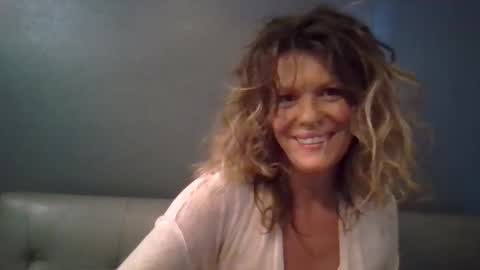 Snapshot of haileys123 chatting on November 19, 9:59 pm Hailey online show from November 19, 9:59 pm