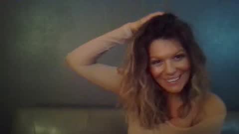 Snapshot of haileys123 chatting on December 13, 10:04 pm Hailey online show from December 13, 10:04 pm