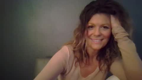 Snapshot of haileys123 chatting on December 14, 8:35 pm Hailey online show from December 14, 8:35 pm