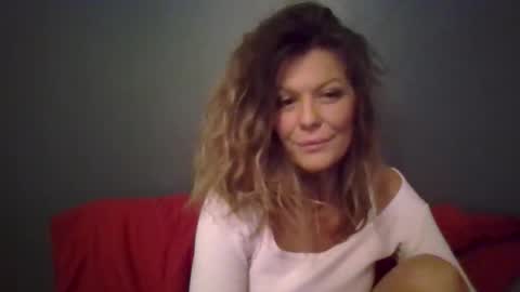Snapshot of haileys123 chatting on December 19, 1:45 am Hailey online show from December 19, 1:45 am