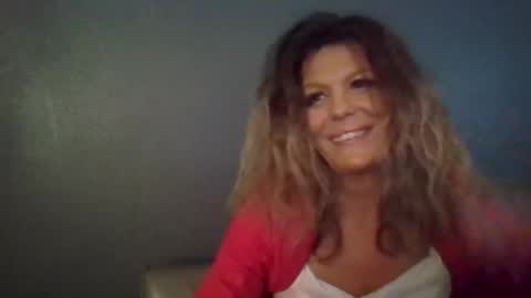 Snapshot of haileys123 chatting on December 20, 10:17 pm Hailey online show from December 20, 10:17 pm