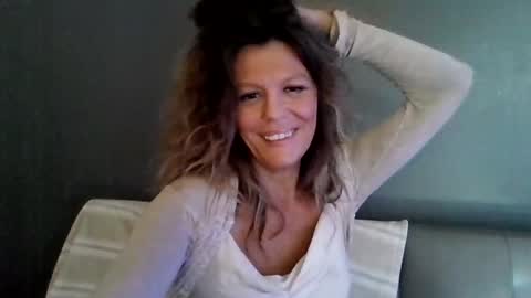 Snapshot of haileys123 chatting on January 11, 7:19 pm Hailey online show from January 11, 7:19 pm