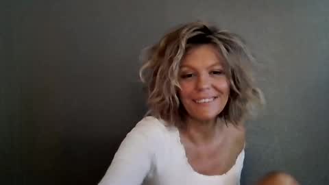Snapshot of haileys123 chatting on March 11, 5:52 pm Hailey online show from March 11, 5:52 pm