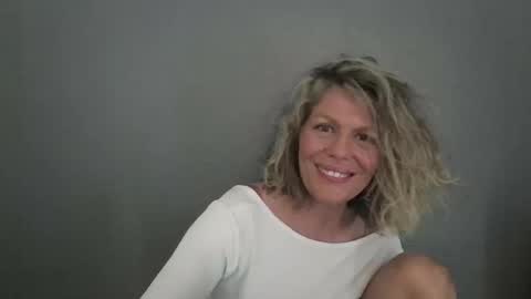 Snapshot of haileys123 chatting on March 23, 8:35 pm Hailey online show from March 23, 8:35 pm