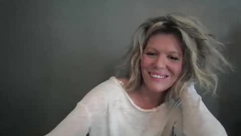 Snapshot of haileys123 chatting on March 30, 6:09 pm Hailey online show from March 30, 6:09 pm