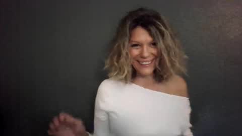Snapshot of haileys123 chatting on May 22, 6:35 pm Hailey online show from May 22, 6:35 pm