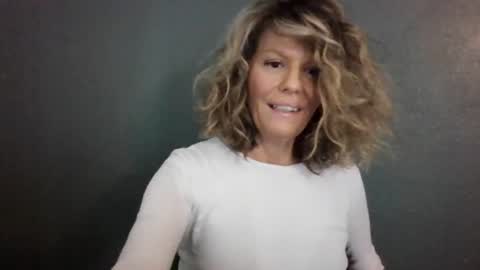 Snapshot of haileys123 chatting on June 12, 7:13 pm Hailey online show from June 12, 7:13 pm