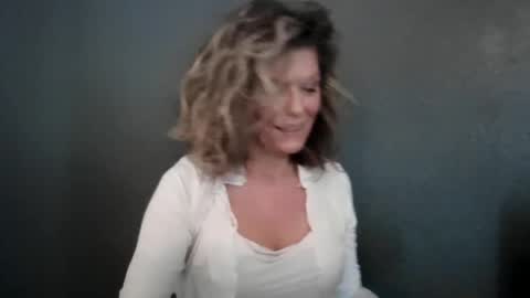 Snapshot of haileys123 chatting on July 20, 4:42 pm Hailey online show from July 20, 4:42 pm