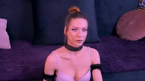 Snapshot of haileysinclair chatting on November 14, 9:02 pm Carla online show from November 14, 9:02 pm