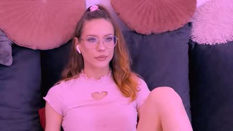 Snapshot of haileysinclair chatting on February 25, 9:02 pm Carla online show from February 25, 9:02 pm