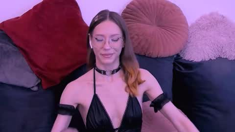 Snapshot of haileysinclair chatting on March 8, 12:08 am Carla online show from March 8, 12:08 am