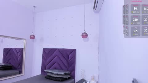 haileystonei online show from October 23, 11:31 am