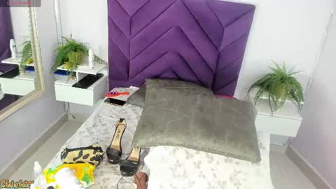 Snapshot of haileystonei chatting on July 30, 11:42 am haileystonei online show from July 30, 11:42 am