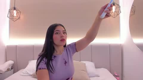 Snapshot of haily_b chatting on May 8, 10:31 am Haily online show from May 8, 10:31 am