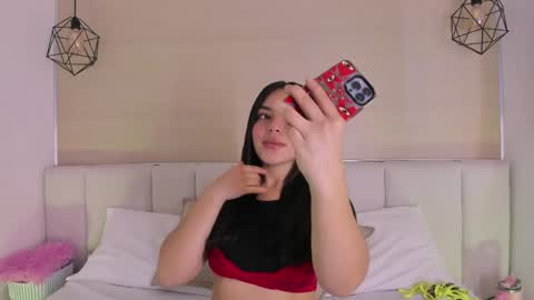 Snapshot of haily_b chatting on May 14, 10:44 am Haily online show from May 14, 10:44 am
