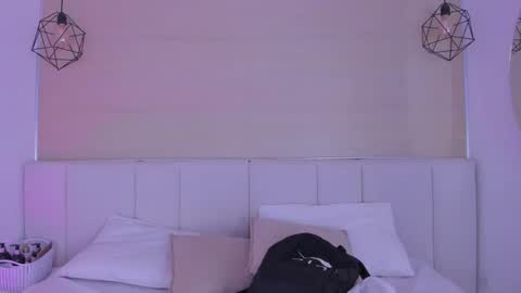 Snapshot of haily_b chatting on May 25, 12:11 pm Haily online show from May 25, 12:11 pm