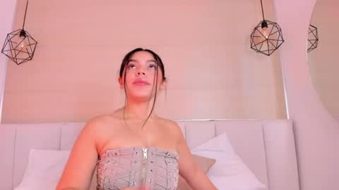 Snapshot of haily_b chatting on June 7, 1:26 pm Haily online show from June 7, 1:26 pm