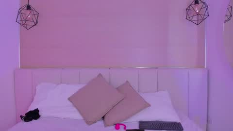 Snapshot of haily_b chatting on June 9, 1:12 pm Haily online show from June 9, 1:12 pm