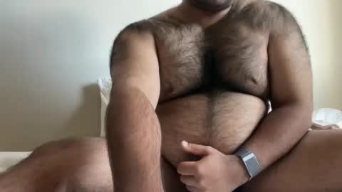 Snapshot of hairyaussie00 chatting on December 23, 1:29 am hairyaussie00 online show from December 23, 1:29 am