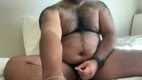 Snapshot of hairyaussie00 chatting on March 4, 4:49 am hairyaussie00 online show from March 4, 4:49 am