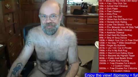 Snapshot of hairydaddybear69 chatting on January 17, 2:18 pm HairyDaddyBear69 online show from January 17, 2:18 pm
