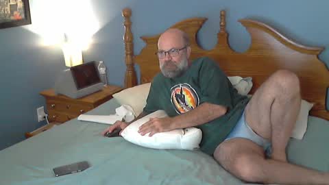 Snapshot of hairydaddybear69 chatting on September 20, 12:44 am HairyDaddyBear69 online show from September 20, 12:44 am