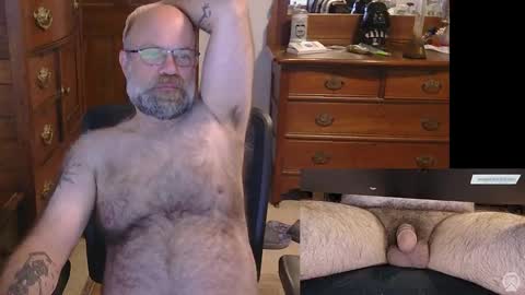Snapshot of hairydaddybear69 chatting on September 22, 3:47 pm HairyDaddyBear69 online show from September 22, 3:47 pm