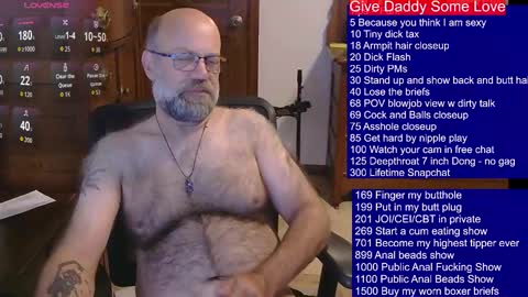 Snapshot of hairydaddybear69 chatting on October 9, 10:46 am HairyDaddyBear69 online show from October 9, 10:46 am