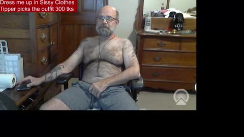 HairyDaddyBear69 online show from February 6, 1:10 am