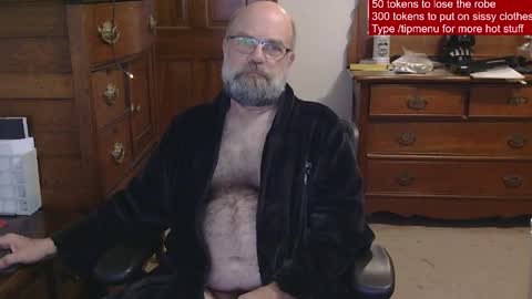 HairyDaddyBear69 online show from April 30, 11:38 am