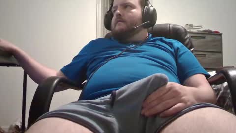 Snapshot of hairymikey chatting on April 24, 5:10 am hairymikey online show from April 24, 5:10 am