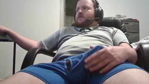 Snapshot of hairymikey chatting on April 29, 3:54 am hairymikey online show from April 29, 3:54 am