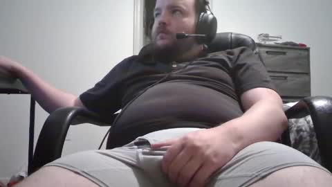 Snapshot of hairymikey chatting on May 3, 7:14 am hairymikey online show from May 3, 7:14 am