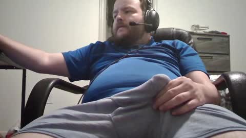 Snapshot of hairymikey chatting on May 4, 4:08 am hairymikey online show from May 4, 4:08 am