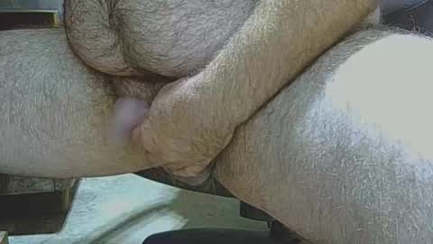 Snapshot of hairysmallfat chatting on June 4, 10:43 am hairysmallfat online show from June 4, 10:43 am